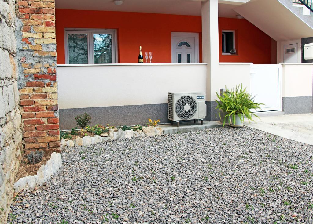 Apartment Ljubica Kastel Gomilica Kastela Exterior photo