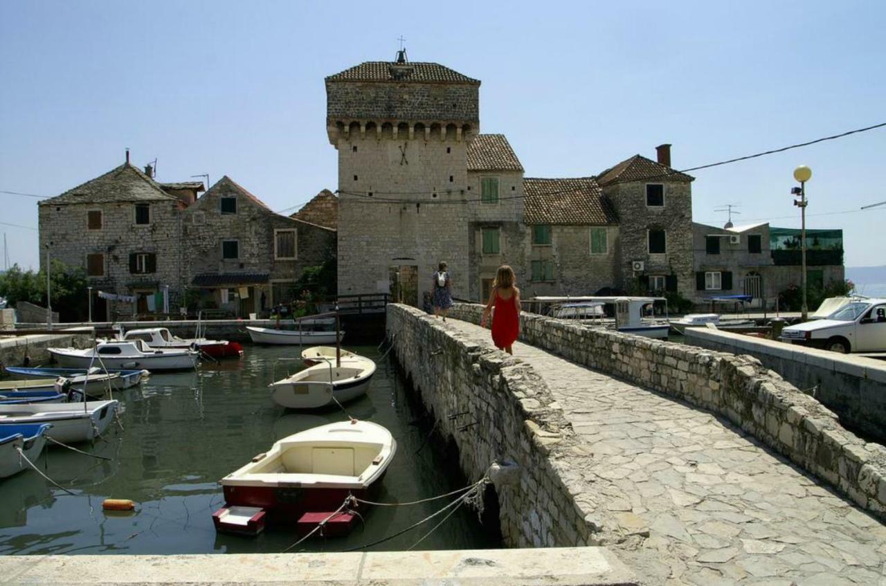 Apartment Ljubica Kastel Gomilica Kastela Exterior photo